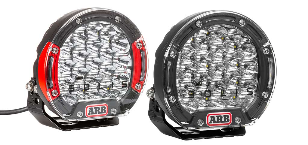 ARB Solis 21 LED Scheinwerfer mit roter und schwarzer Einfassung