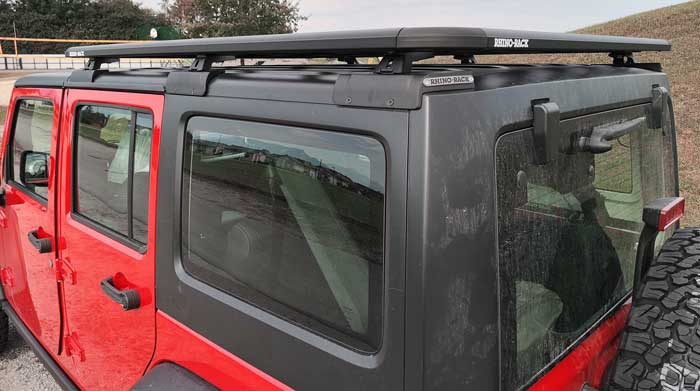 Rhino-Rack Plattform am Jeep Wrangler JK